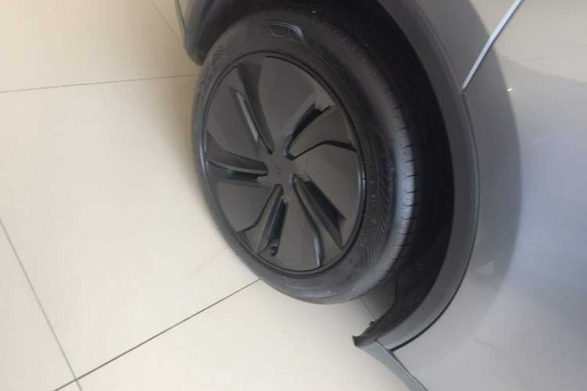 Used Tesla Model Y 2025 Rear-Wheel-Drive Version Right Rear Wheel Hub