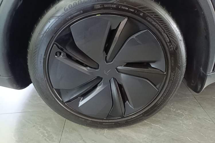 Used Tesla Model Y 2025 Rear-Wheel-Drive Version Right Rear Wheel Hub