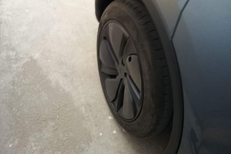 Used Tesla Model Y 2025 Rear-Wheel-Drive Version Right Rear Wheel Hub