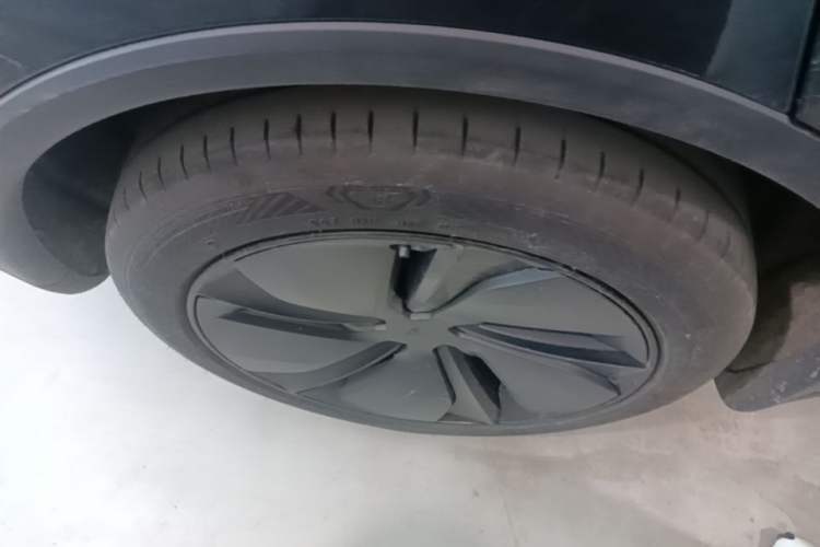 Used Tesla Model Y 2025 Rear-Wheel-Drive Version Right Rear Wheel Hub
