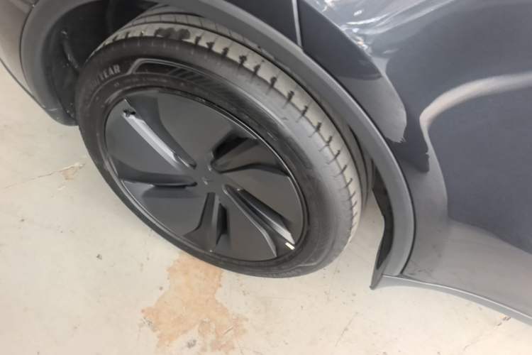 Used Tesla Model Y 2025 Rear-Wheel-Drive Version Right Rear Wheel Hub