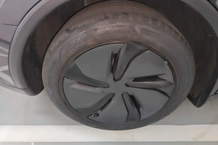 Used Tesla Model Y 2025 Rear-Wheel-Drive Version Right Rear Wheel Hub