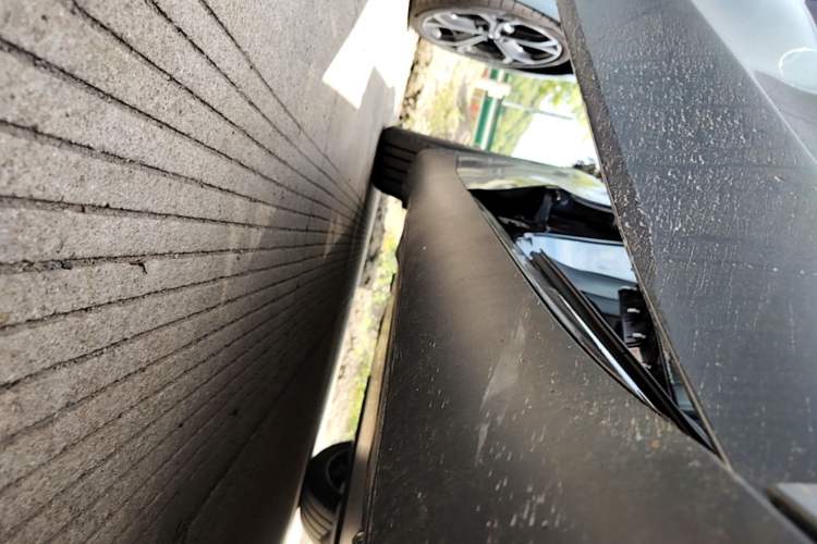 Used Tesla Model Y 2025 Rear-Wheel-Drive Version Right Side Sill