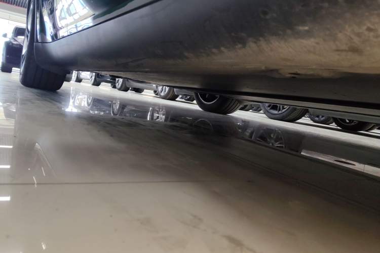 Used Tesla Model Y 2025 Rear-Wheel-Drive Version Right Side Sill