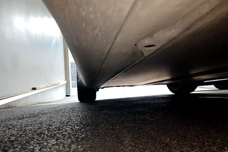 Used Tesla Model Y 2025 Rear-Wheel Drive First Edition Right Side Sill