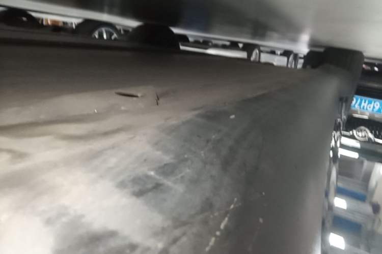 Used Tesla Model Y 2025 Long-Range All-Wheel Drive First Edition Right Side Sill