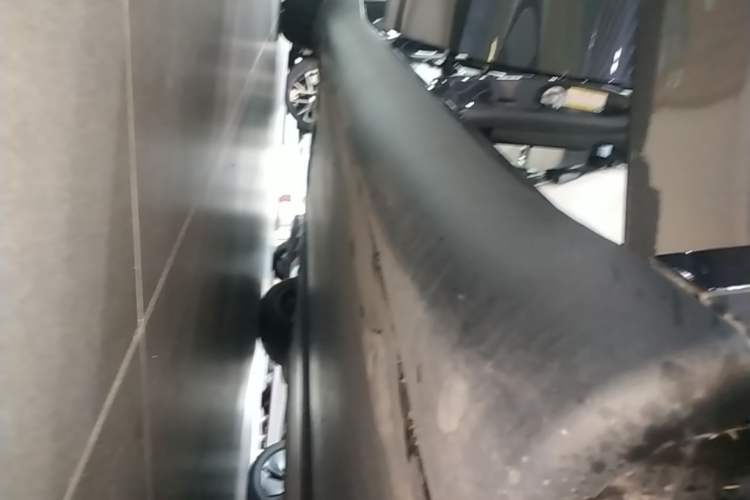 Used Tesla Model Y 2025 Long-Range All-Wheel-Drive Version Right Side Sill