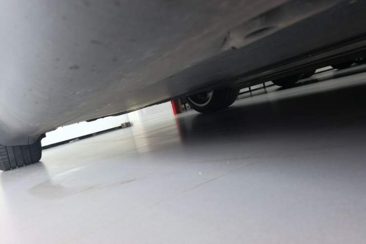 Used Tesla Model Y 2025 Rear-Wheel-Drive Version Right Side Sill