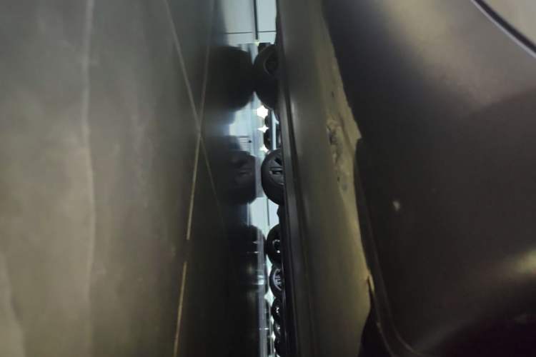 Used Tesla Model Y 2025 Long-Range All-Wheel Drive First Edition Right Side Sill