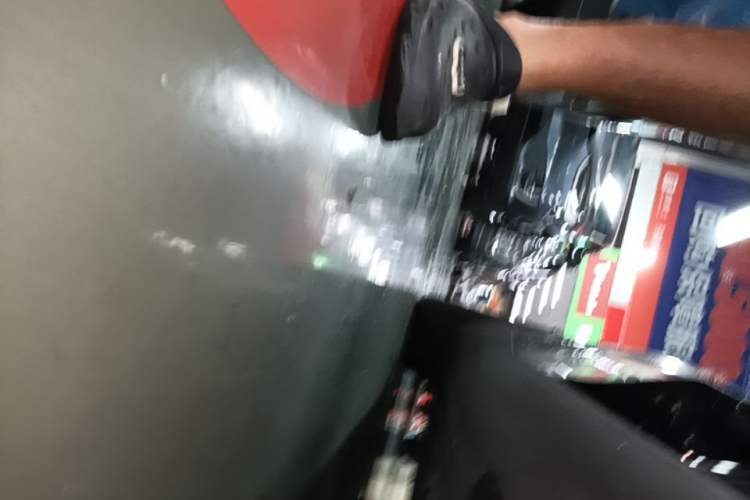 Used Tesla Model Y 2025 Rear-Wheel-Drive Version Right Side Sill