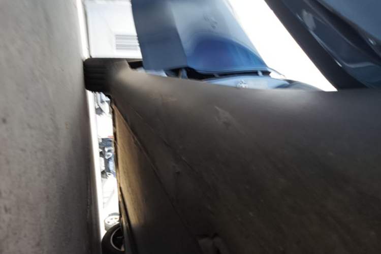 Used Tesla Model Y 2025 Rear-Wheel-Drive Version Right Side Sill