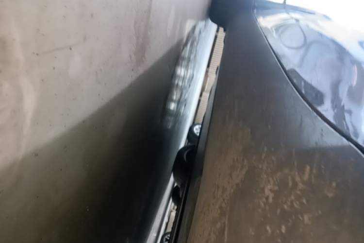 Used Tesla Model Y 2025 Rear-Wheel-Drive Version Right Side Sill