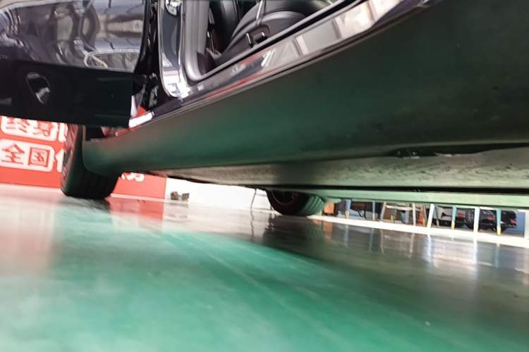 Used Tesla Model Y 2025 Rear-Wheel-Drive Version Right Side Sill