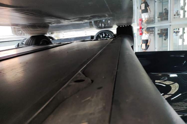 Used Tesla Model Y 2025 Rear-Wheel-Drive Version Right Side Sill