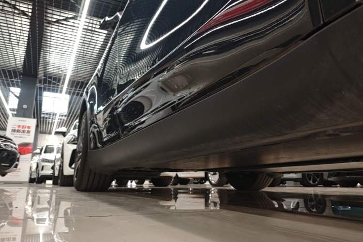 Used Tesla Model Y 2025 Rear-Wheel-Drive Version Right Side Sill