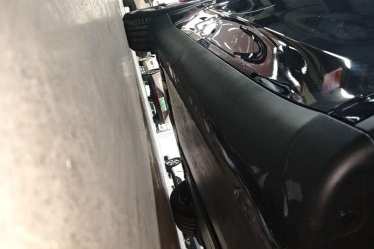 Used Tesla Model Y 2025 Long-Range All-Wheel Drive First Edition Right Side Sill