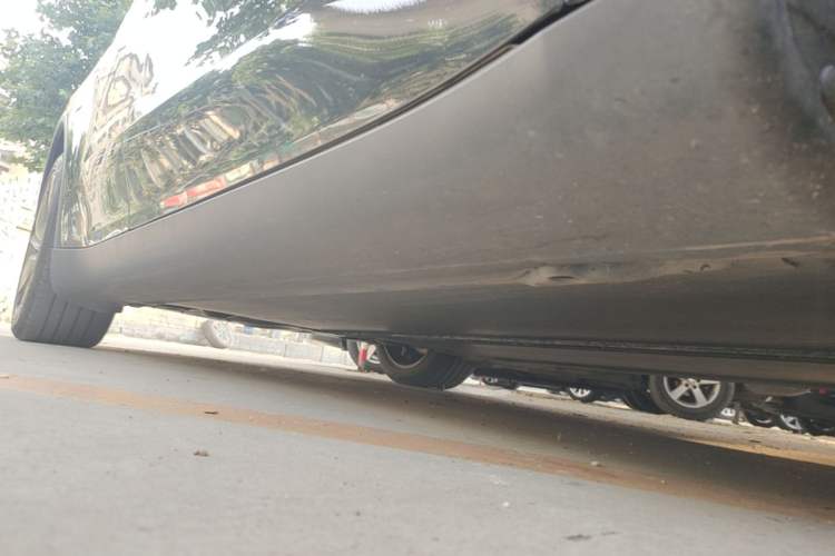 Used Tesla Model Y 2025 Rear-Wheel-Drive Version Right Side Sill