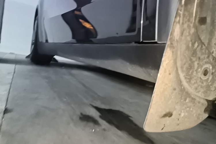 Used Tesla Model Y 2025 Rear-Wheel-Drive Version Right Side Sill
