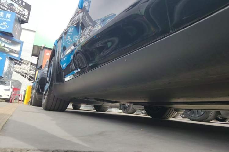 Used Tesla Model Y 2025 Rear-Wheel-Drive Version Right Side Sill