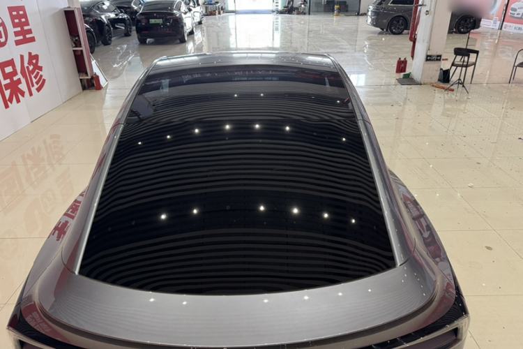 Used Tesla Model Y 2025 Rear-Wheel-Drive Version Roof