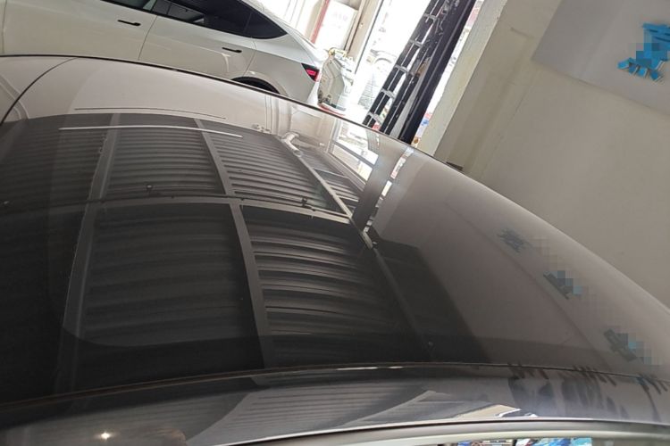 Used Tesla Model Y 2025 Long-Range All-Wheel-Drive Version Roof