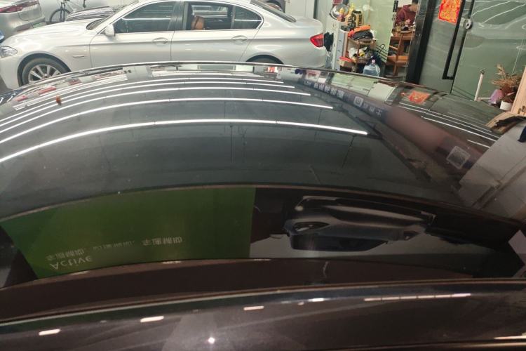 Used Tesla Model Y 2025 Rear-Wheel-Drive Version Roof