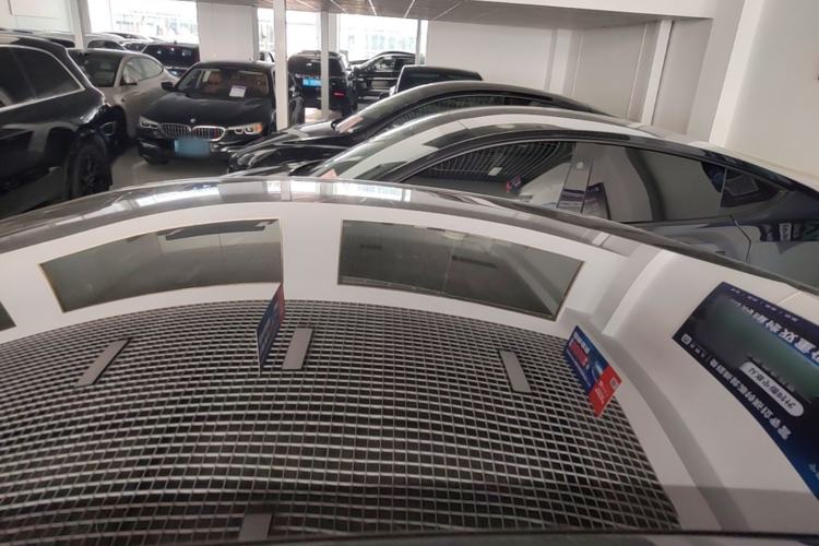Used Tesla Model Y 2025 Long-Range All-Wheel-Drive Version Roof