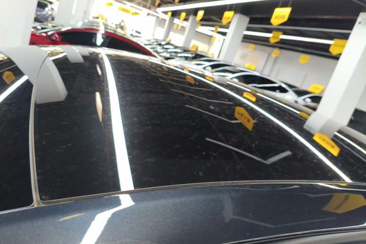 Used Tesla Model Y 2025 Rear-Wheel-Drive Version Roof