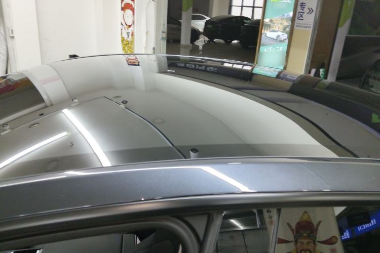 Used Tesla Model Y 2025 Rear-Wheel-Drive Version Roof
