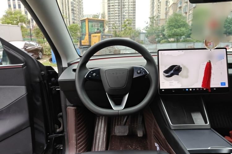 Used Tesla Model Y 2025 Rear-Wheel-Drive Version Steering Wheel
