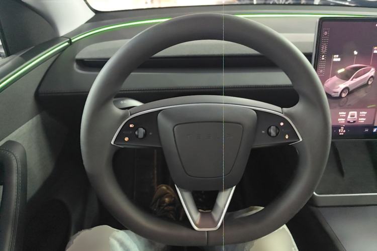 Used Tesla Model Y 2025 Rear-Wheel-Drive Version Steering Wheel