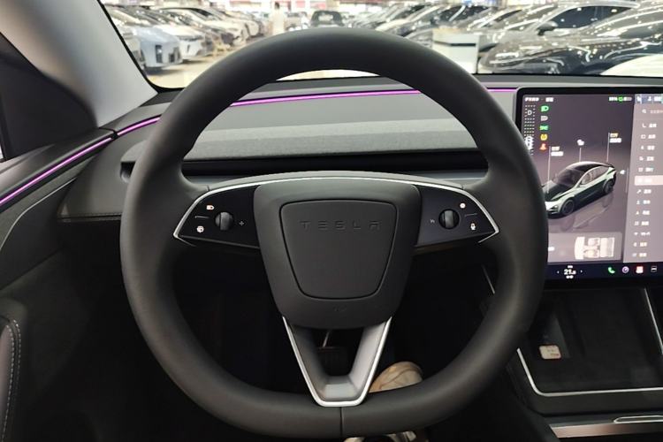 Used Tesla Model Y 2025 Long-Range All-Wheel-Drive Version Steering Wheel