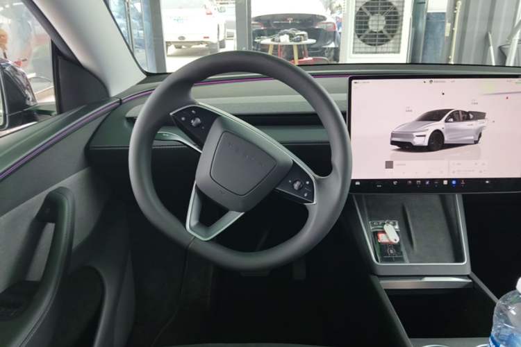 Used Tesla Model Y 2025 Rear-Wheel-Drive Version Steering Wheel