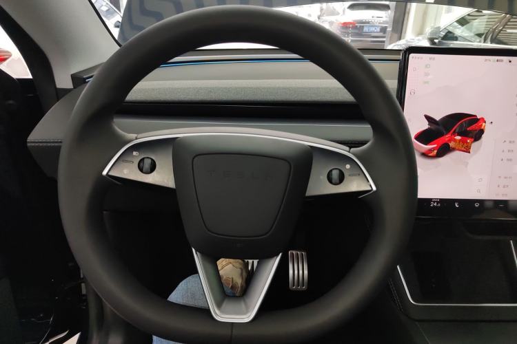 Used Tesla Model Y 2025 Rear-Wheel-Drive Version Steering Wheel