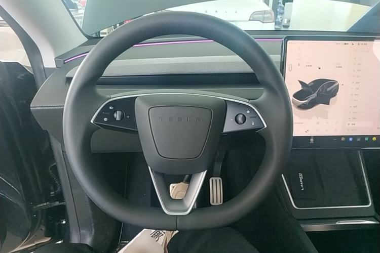 Used Tesla Model Y 2025 Rear-Wheel-Drive Version Steering Wheel
