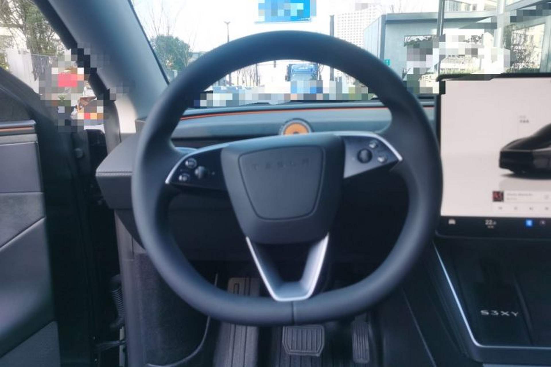 Used Tesla Model Y 2025 Long-Range All-Wheel Drive First Edition Steering Wheel