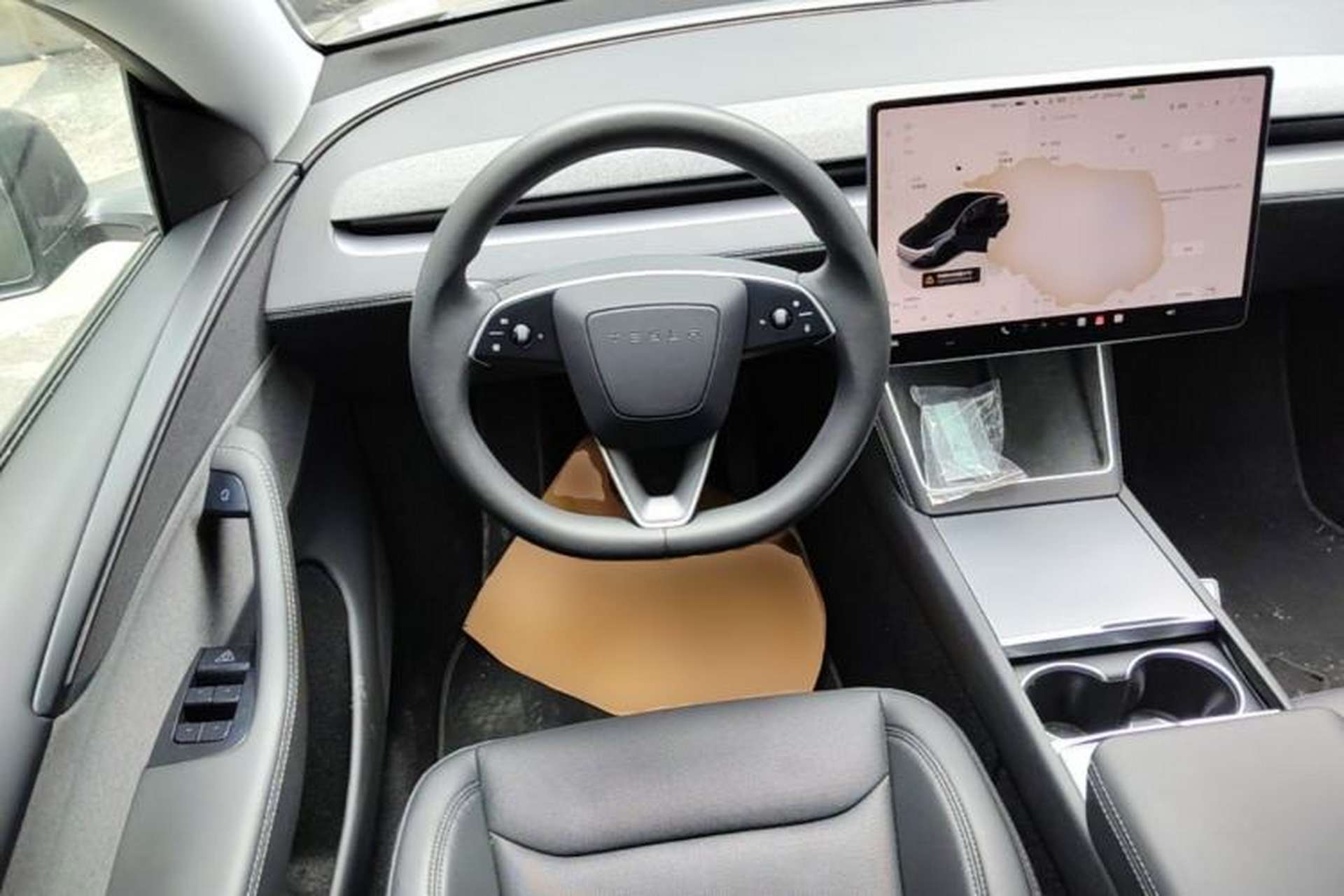 Used Tesla Model Y 2025 Rear-Wheel Drive First Edition Steering Wheel