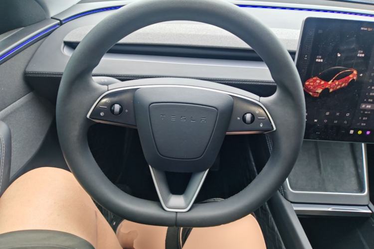Used Tesla Model Y 2025 Rear-Wheel-Drive Version Steering Wheel