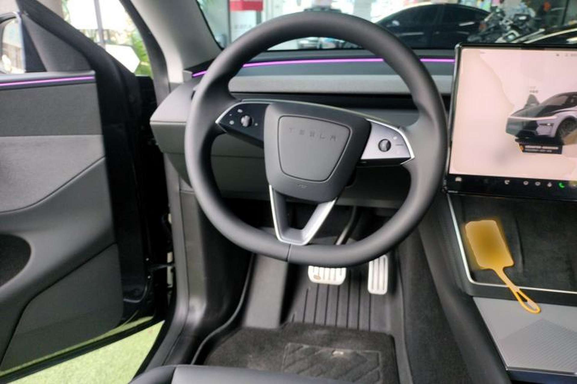 Used Tesla Model Y 2025 Rear-Wheel-Drive Version Steering Wheel
