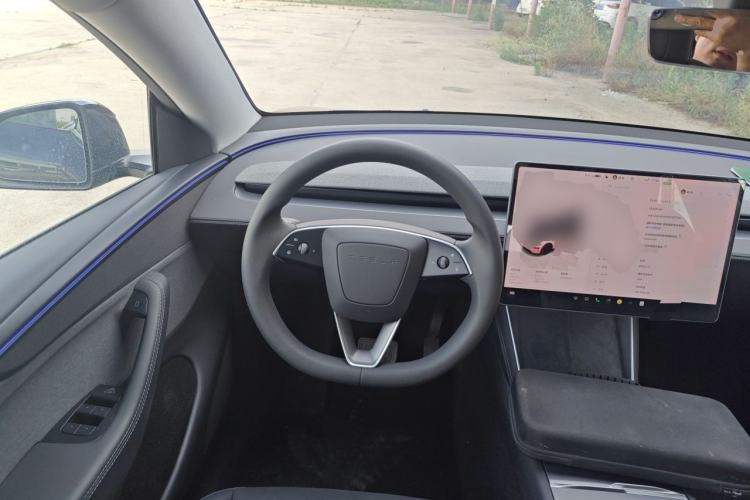 Used Tesla Model Y 2025 Rear-Wheel-Drive Version Steering Wheel