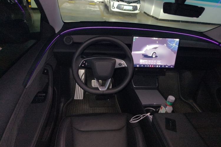 Used Tesla Model Y 2025 Long-Range All-Wheel-Drive Version Steering Wheel