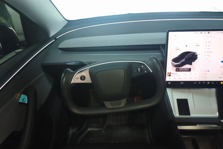 Used Tesla Model Y 2025 Rear-Wheel-Drive Version Steering Wheel