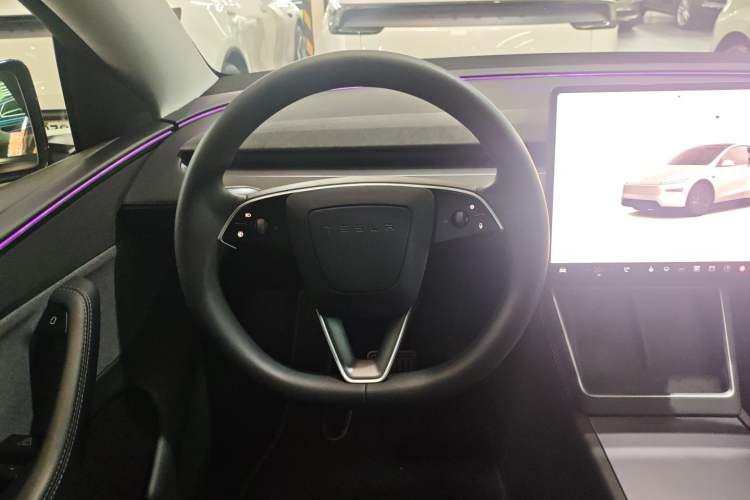 Used Tesla Model Y 2025 Rear-Wheel-Drive Version Steering Wheel