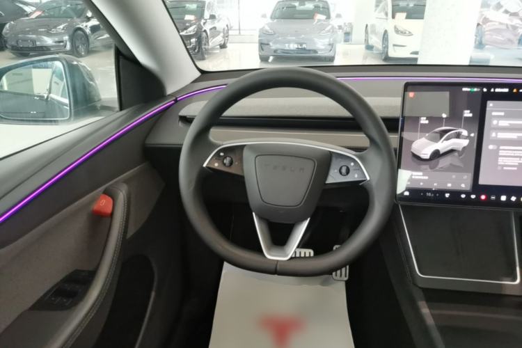 Used Tesla Model Y 2025 Rear-Wheel-Drive Version Steering Wheel
