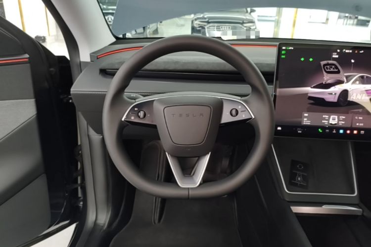 Used Tesla Model Y 2025 Rear-Wheel-Drive Version Steering Wheel