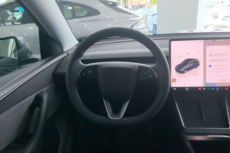 Used Tesla Model Y 2025 Rear-Wheel-Drive Version Steering Wheel