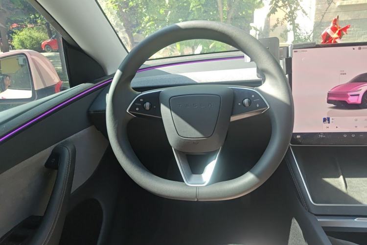 Used Tesla Model Y 2025 Rear-Wheel-Drive Version Steering Wheel