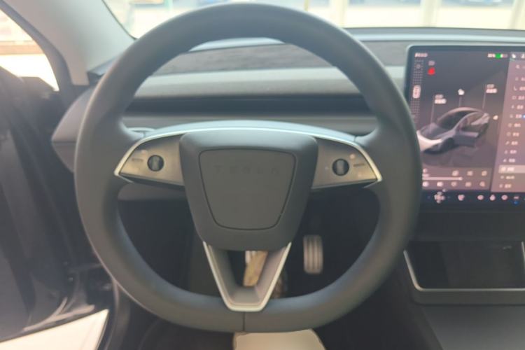 Used Tesla Model Y 2025 Updated Version Long-Range All-Wheel Drive Steering Wheel