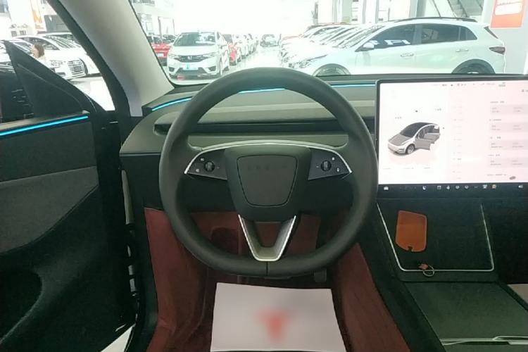 Used Tesla Model Y 2025 Rear-Wheel-Drive Version Steering Wheel