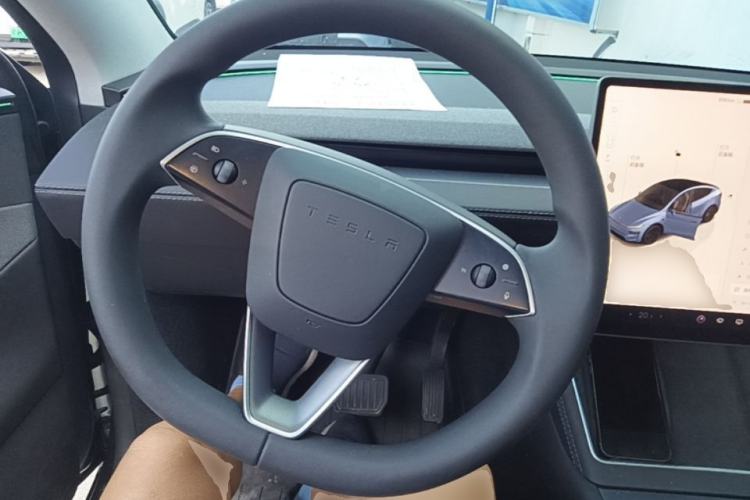 Used Tesla Model Y 2025 Rear-Wheel-Drive Version Steering Wheel